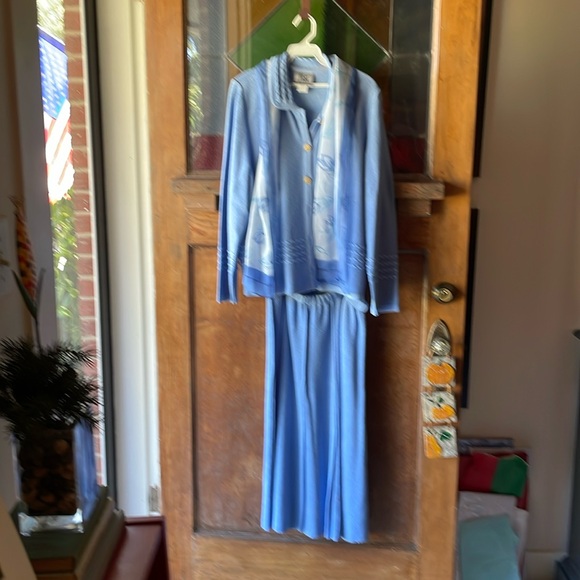 NWOT Mita blue knit skirt suit w/ matching scarf - Picture 1 of 7
